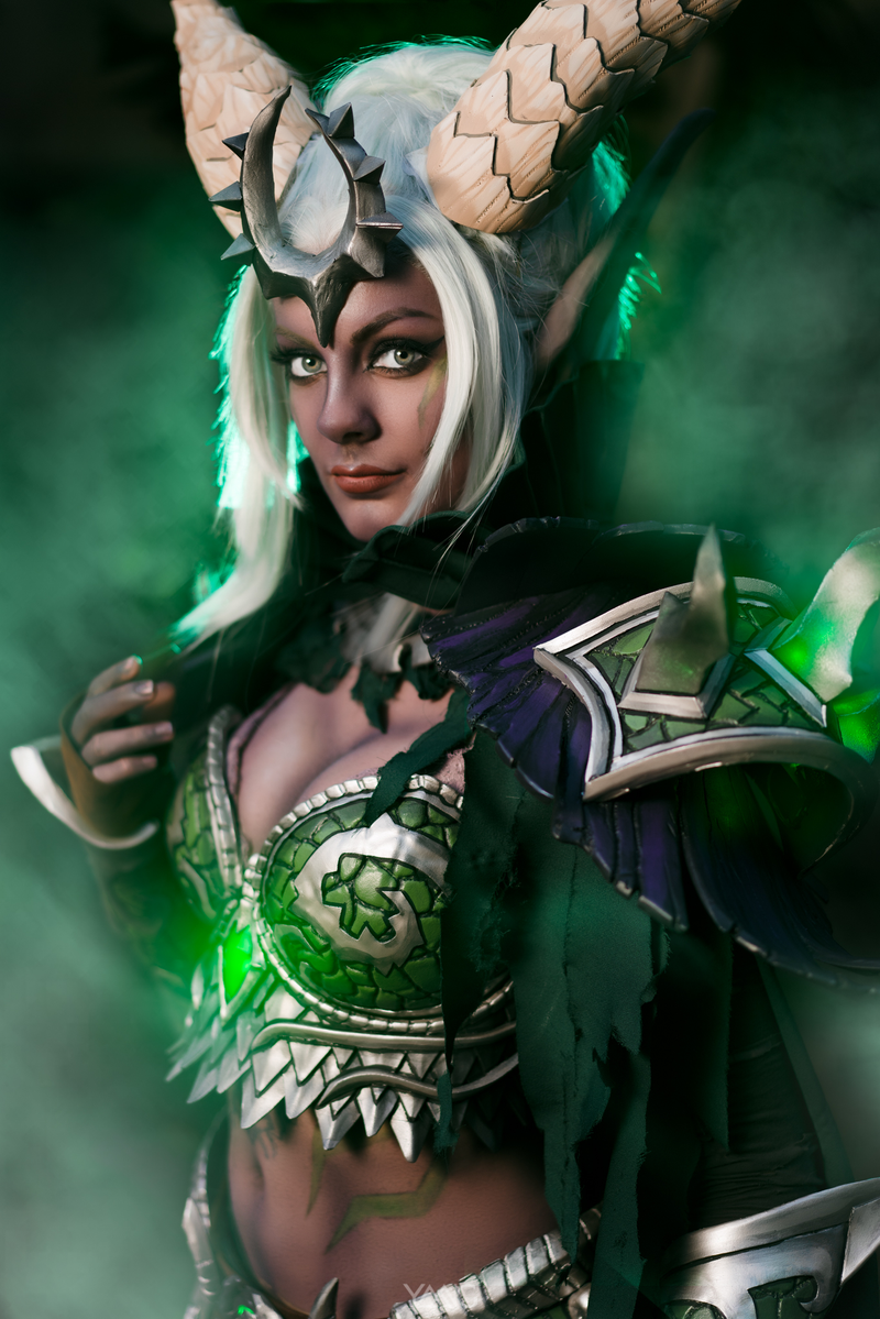 Illustration for article titled World Of WarCraft Cosplayers Are Out Here Re-Writing Canon